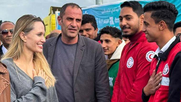  اداکارہ انجلینا جولی کا رفح  کراسنگ کے مصری حصے کا دورہ 