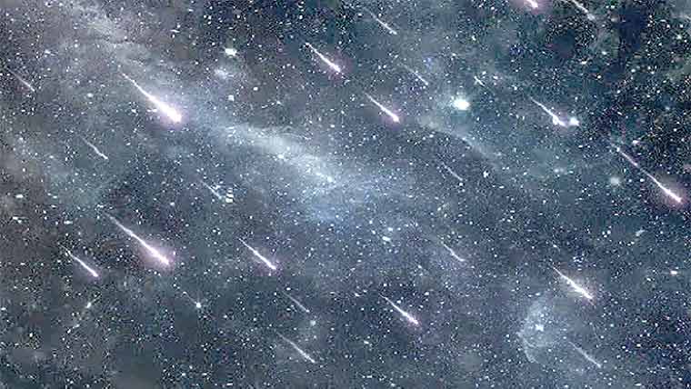 عمان کے آسمان پر روشن شہابی بارش کا خوبصورت منظر