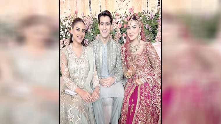 ضرار خان دلہنیا گھر لے  آئے ، ویڈیوز کا چرچا عام