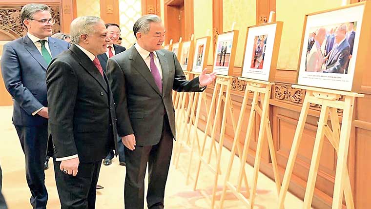 اسحاق ڈار کا دورہ چین،سی پیک سمیت شراکت داری مزید بڑھانے پر اتفاق