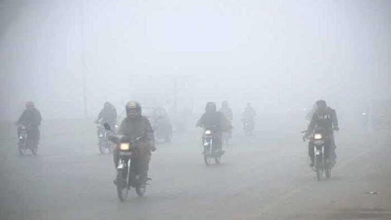 شدید دھند کے باعث کئی پروازیں منسوخ ،متعدد تاخیر کا شکار