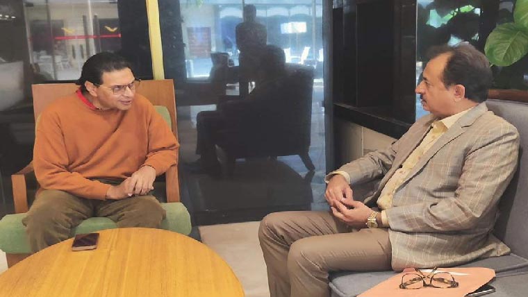  سلمان اکرم کی کراچی آمد، حلیم  عادل سے ملاقات ،تبادلہ خیال