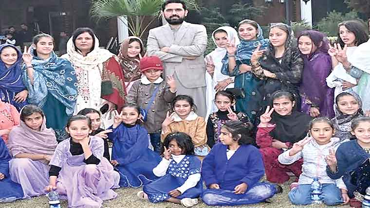 پشاور:زمونگ کور انسٹیٹیوٹ سے بچوں کو نکالنے کی انکوائری کا حکم 