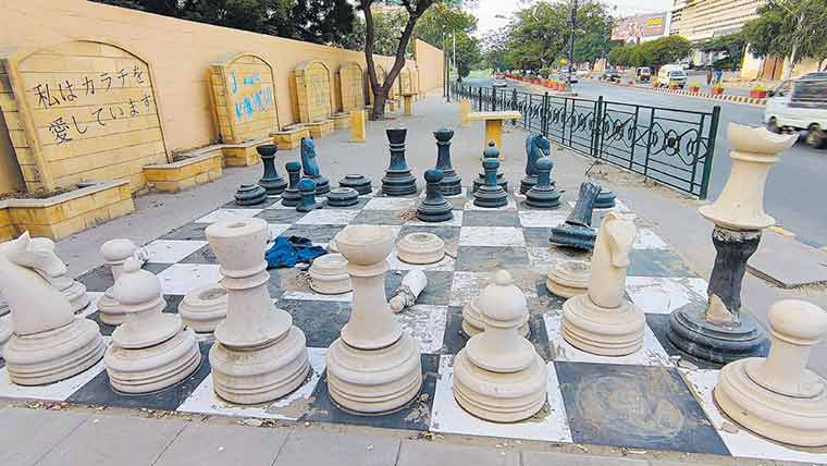 شطرنج کارنر اور اسٹریٹ لائبریری تباہ حالی کا شکار  