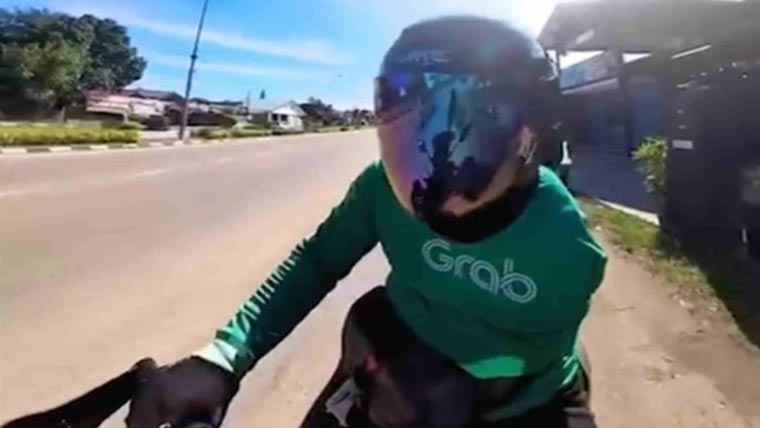 ایک بازو سے محروم فوڈ ڈیلیوری رائیڈر توجہ کا مرکز 