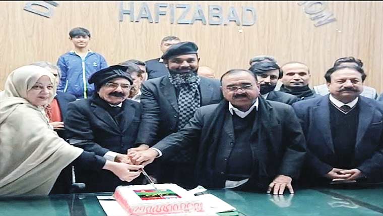 حافظ آباد :پیپلز لائرز فورم کے  زیر اہتمام ذوالفقار بھٹو کی سالگرہ پر تقریب