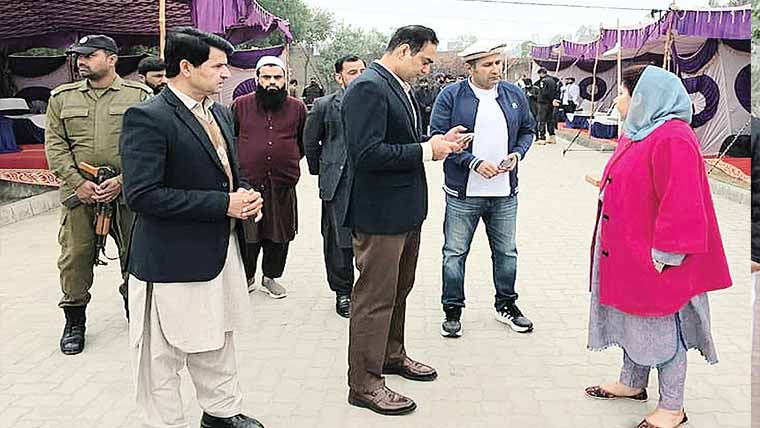 ڈپٹی کمشنر چنیوٹ نے پیرا فورس  بھرتی کے انتظامات کا جائزہ لیا