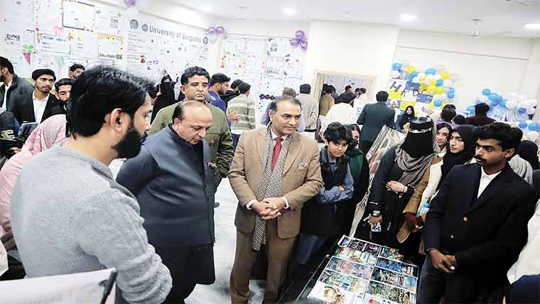 طلبہ و طالبات کے فائنل پراجیکٹس کی شاندار نمائش کا انعقاد 