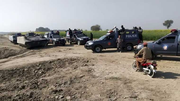 سندھ :کچے میں ڈاکوؤں کیخلاف بڑا  آپریشن  شروع،پنجاب پولیس سے مدد لینے کا فیصلہ