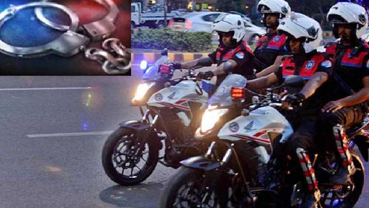 ڈولفن سکواڈ :اہلکاروں  میں تعریفی اسناد تقسیم