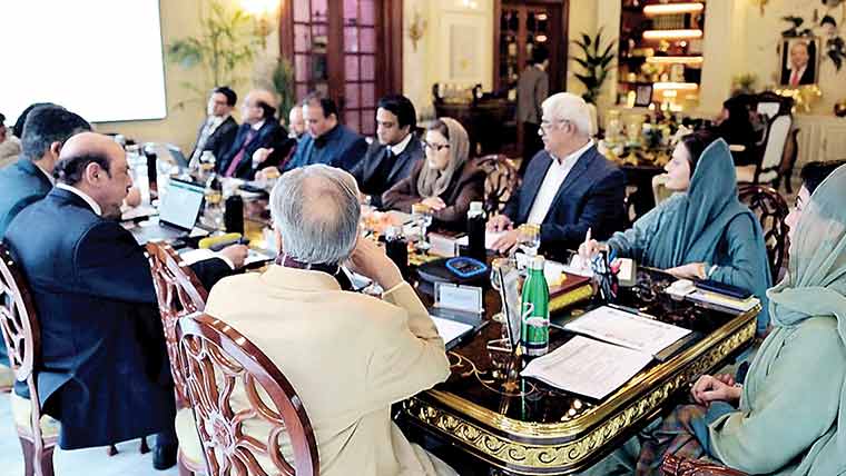 پنجاب :ہسپتالوں میں دوران ڈیوٹی  موبائل  فون پر  پابندی :80ارب خرچ  کے باوجود  ادویات  نہ ملنا نا  قابل  فہم ـ:مریم