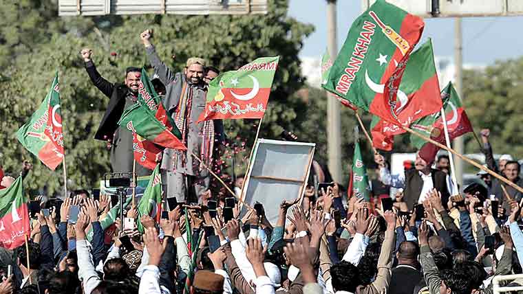 سہیل  آفریدی  کراچی  کی  سڑکوں  پر،ائیر  پورٹ  پر  حکومتی  استقبال :کل  جلسے  کا  اعلان