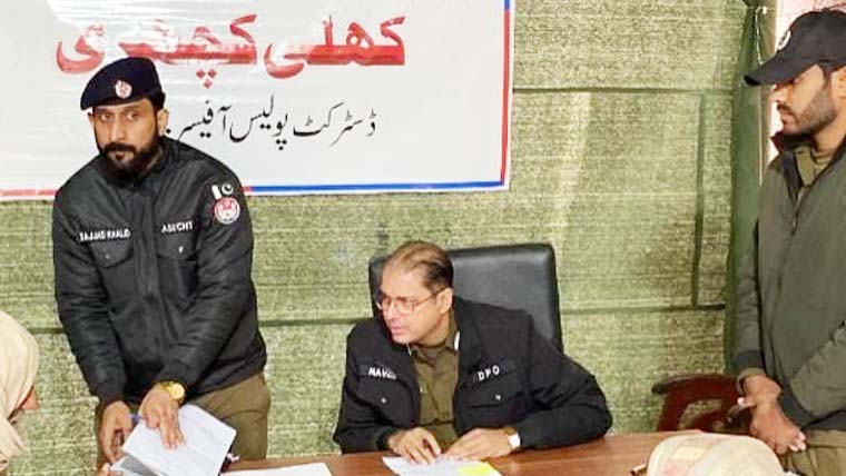  ڈی پی او چنیوٹ کی کھلی کچہری مسائل حل کے احکامات جاری 