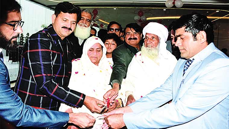 معیاری اور کم قیمت پر اشیا  مہیا کرنے والے کامیاب  ہوتے ہیں:چودھری شریف 