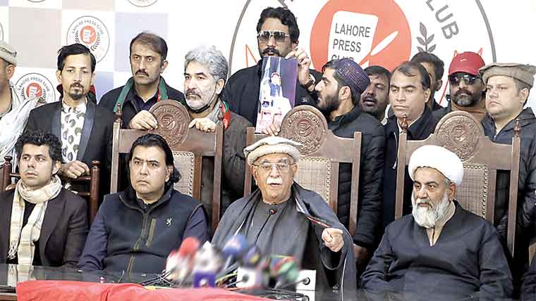 اداروں پر عوام کا اعتماد متزلزل، آئین کی بحالی کیلئے ہر صوبے میں جائینگے : تحریک تحفظ آئین پاکستان 