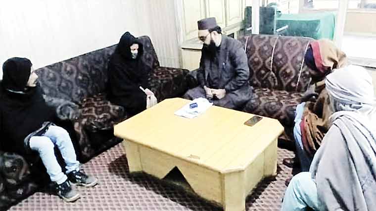 ایک اور خاتون نے اسلام قبول کر لیا 