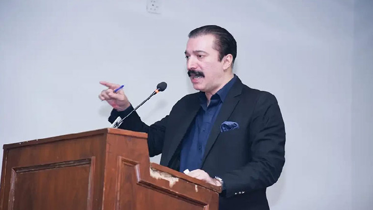  سیاسی قوتوں کو مل کر ریاست کے  مفاد میں کام کرنا ہوگا،فیصل راٹھور