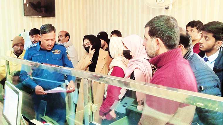 ٹریفک پولیس منڈی بہاؤالدین  کی جانب سے عوام اور طلبہ  کیلئے خصوصی بریفنگ 