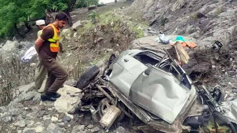 آزادکشمیر:گاڑی کھائی میں جاگری،4افرادجاں بحق،6زخمی