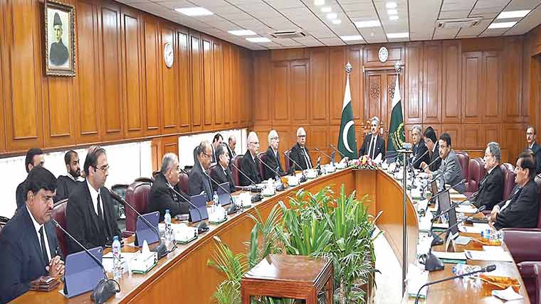 جوڈیشل کمیشن :سندھ ہائیکورٹ کے 10ایڈیشنل ججوں کی  مستقلی ،آئینی  بینچ کیلئے3جج  نامزد