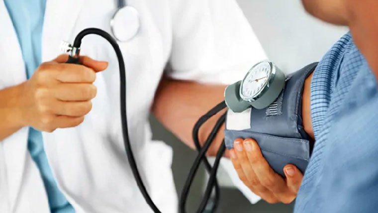  پاک فوج کے دور افتادہ علاقوں میں میڈیکل کیمپس، ہزاروں افراد مستفید 