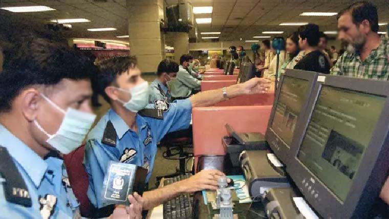 کراچی:وزٹ ویزے پر ملازمت کیلئے جانے والے 8 مسافرروک لئے گئے