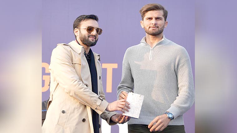 یو ایم ٹی میں میٹ اینڈ گریٹ سیشن 