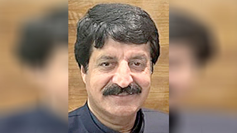  فرانس پہنچ گئے