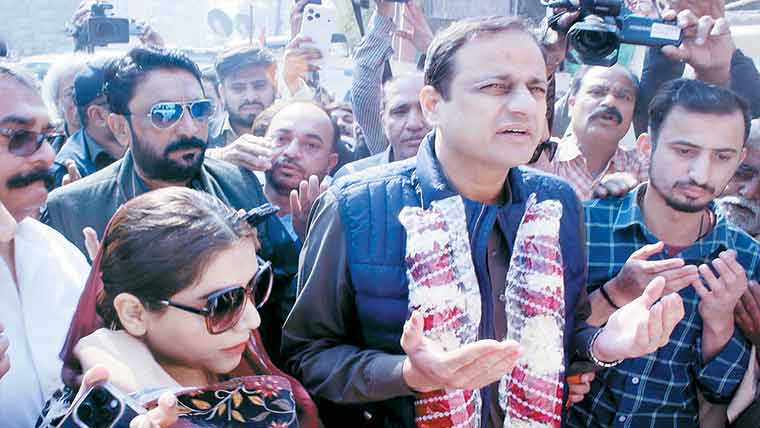 کتا مار مہم کے حوالے سے عدالت کے فیصلے پر عمل کیا جائے گا، میئر 