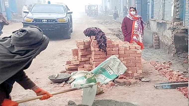 اسسٹنٹ کمشنر کازیر تعمیر ماڈل سڑک کڑیال روڈ کا معائنہ 