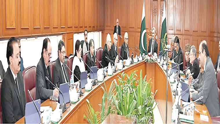 جوڈیشل کمیشن : لاہور ہائیکورٹ کے 11 ایڈیشنل جج مستقل، ایک کو توسیع دے دی 