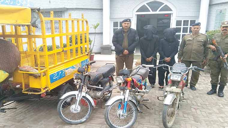 2رکنی چور گینگ گرفتار،رکشہ،3موٹر سائیکلیں برآمد