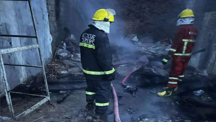 چارسدہ: گھر میں گیس سلنڈر دھماکا  سے 2بہن بھا ئی جاں بحق، والد زخمی 