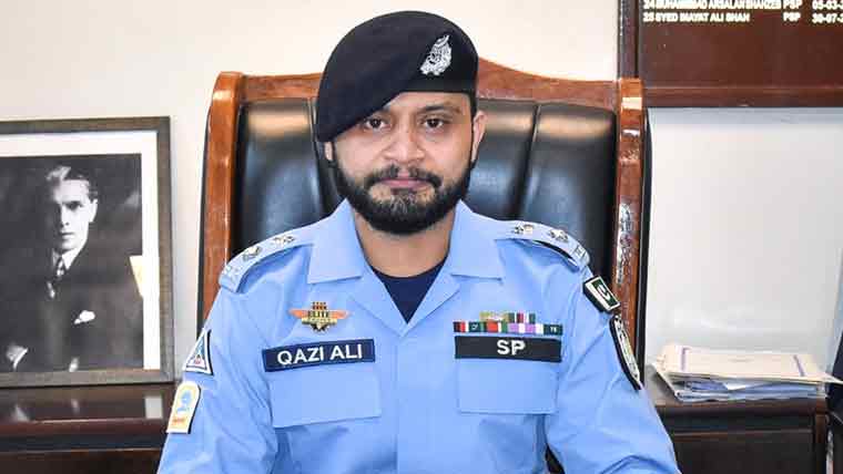 ایس ایس پی آپریشزاسلام آباد کی کھلی  کچہری ،شہریوں کے مسائل سنے 