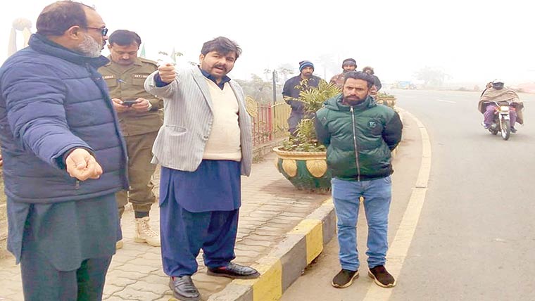 سمبڑیال کی اہم شاہراہوں کی صفائی و دھلائی کا آغاز 