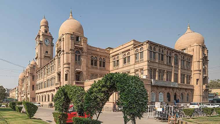 بلدیہ عظمٰی : 5.54 ارب  روپے کا سڑکوں کی بحالی پروگرام شروع