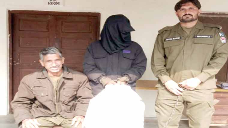 40لٹر شراب اور ناجائز اسلحہ برآمد ہونے پر 4ملزم گرفتار