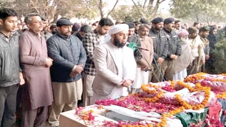  شہید ایس ایچ او عامر رضوان کی نمازِ  جنازہ ادا بھاگٹانوالہ میں ادا 