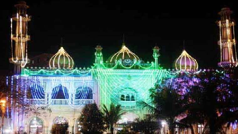 ملک بھر میں شبِ معراج مذہبی  عقیدت و احترام سے منائی گئی