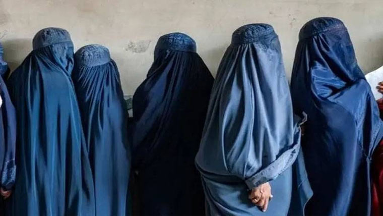 افغانستان میں خواتین کے لباس پر پابندیاں دوبارہ نافذ