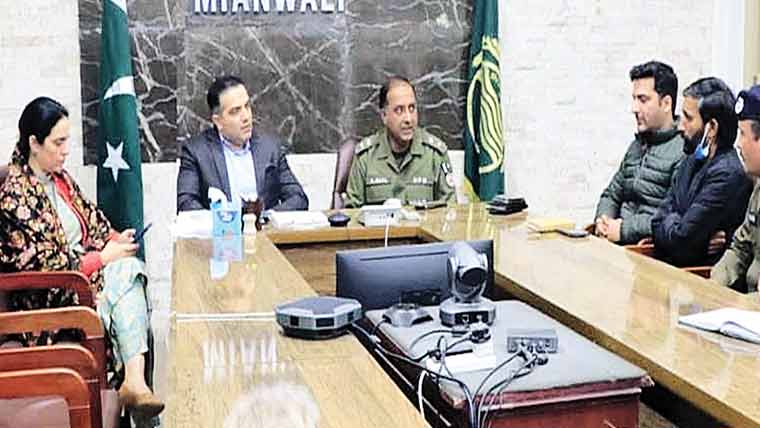 افغان مہاجرین کیمپ کوٹ چاندنہ  کے انتظامی امور کا جائزہ اجلاس