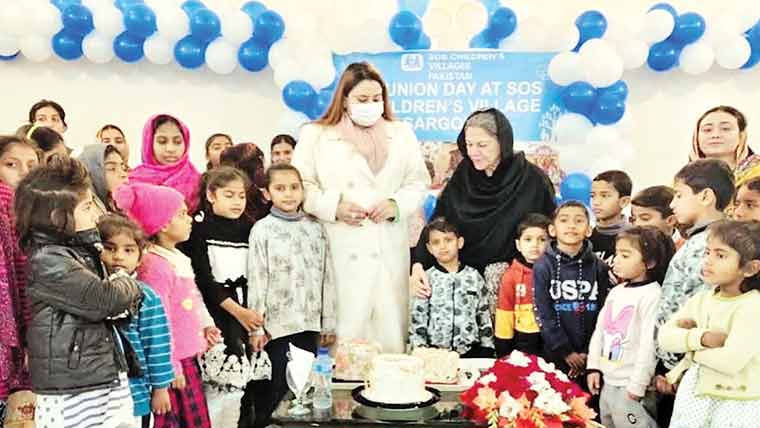  اے سی شیریں گل کا ایس او ایس ولیج کا دورہ، بچوں سے ملاقات 