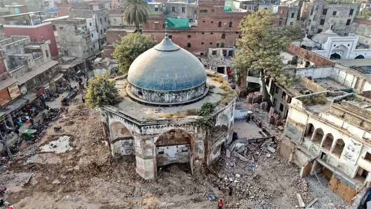 نیلا گنبد میں زیرِ زمین پارکنگ پلازہ فنڈز کی کمی کا شکار 