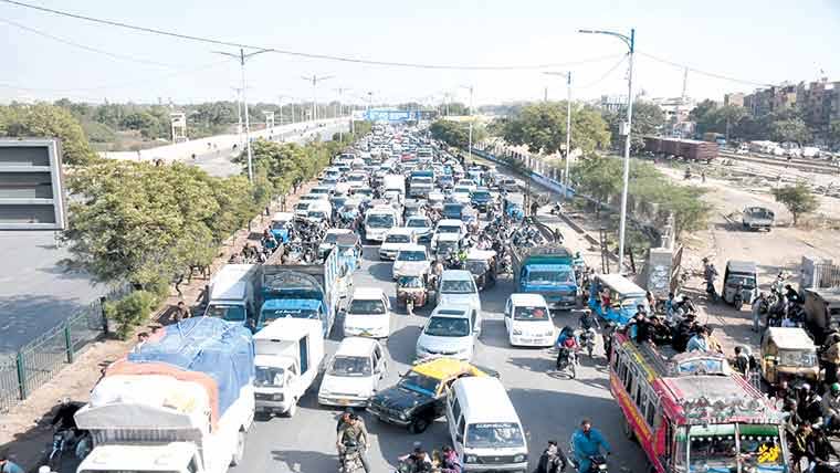 شہر میں ٹریفک کا نظام بہتر بنانے کیلئے تمام ٹرک اڈے باہر منتقل کرنے کا فیصلہ کرلیا گیا 
