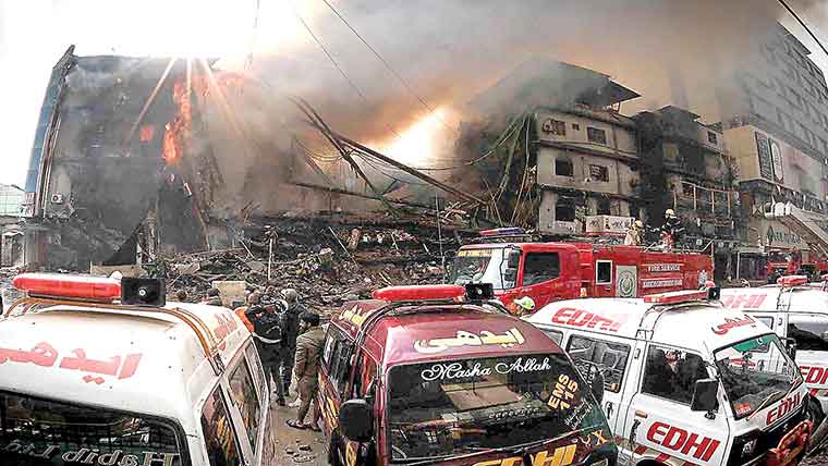 ’’کوئی مجھے آگ سے بچالے ‘‘بیٹے کا والدین کو فون