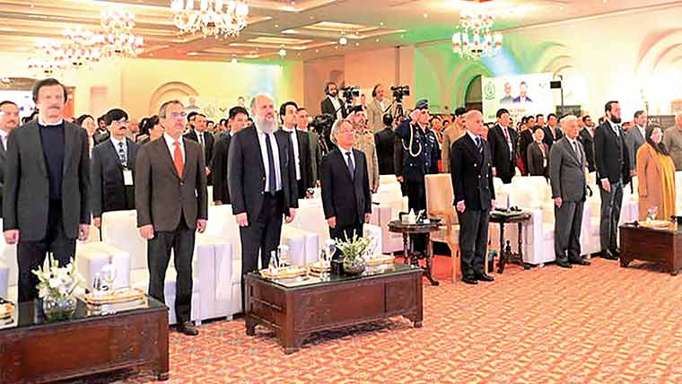 چین تعاون کو تیار، پاکستان مہینوں میں ترقی کر سکتا: شہباز شریف 