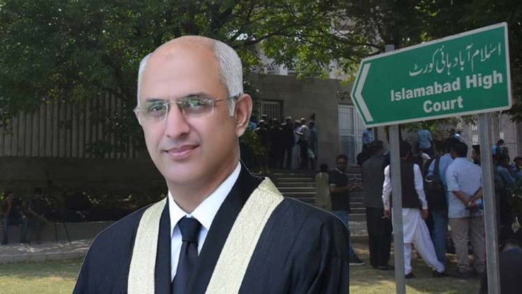 نظام کے سامنے کوئی کھڑا نہیں ہوتا، جن کی لڑائی ان کو لڑنے دیا کریں : جسٹس محسن کیانی 