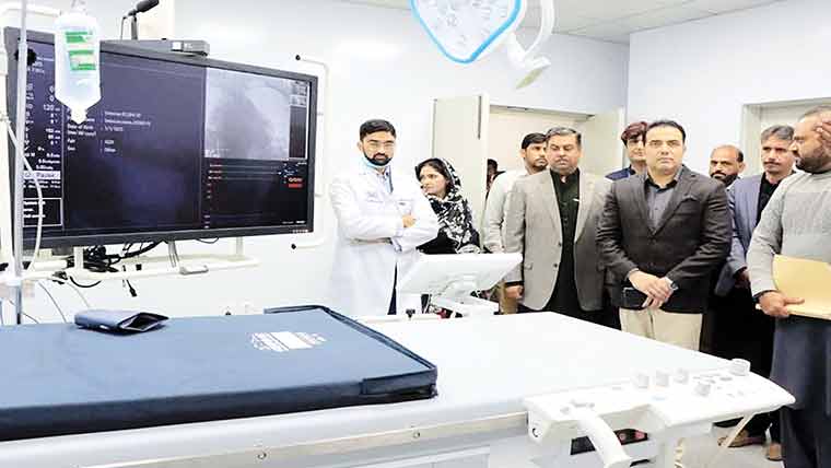  ڈپٹی کمشنر میانوالی کاڈسٹرکٹ ہیڈ کوارٹر ہسپتال کا تفصیلی دورہ 