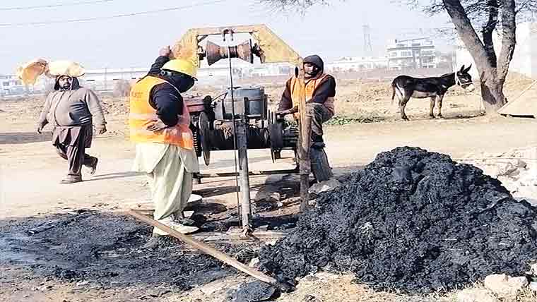  گجرات شہر میں ڈرینج سسٹم کا جامع صفائی آپریشن شروع 