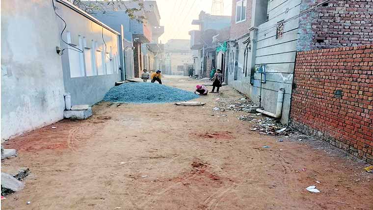 حافظ آباد :چاہ قاضیاں میں ٹھیکیدار  گلہ کا کام ادھورا چھوڑ کر غائب